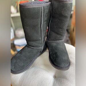 Ugg tall shearling boots Wide 9